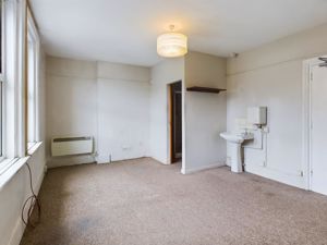 Middle floor Bedroom- click for photo gallery